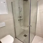 Brand New And Modern In Center Apartmán